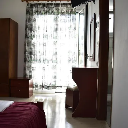 Michalis Place Vaszilikí